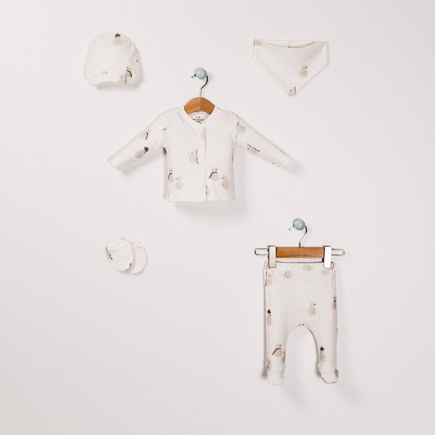 Baby 5 pcs Set Aged 0-3 Months- colored ecru with snowman design