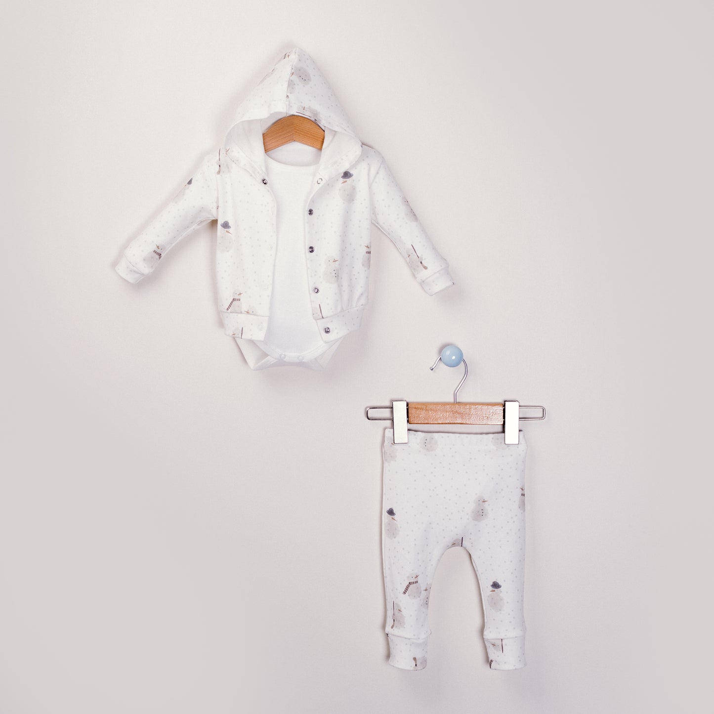 Baby 3 pcs Set Aged 0-6 Months- colored ecru with snowman design