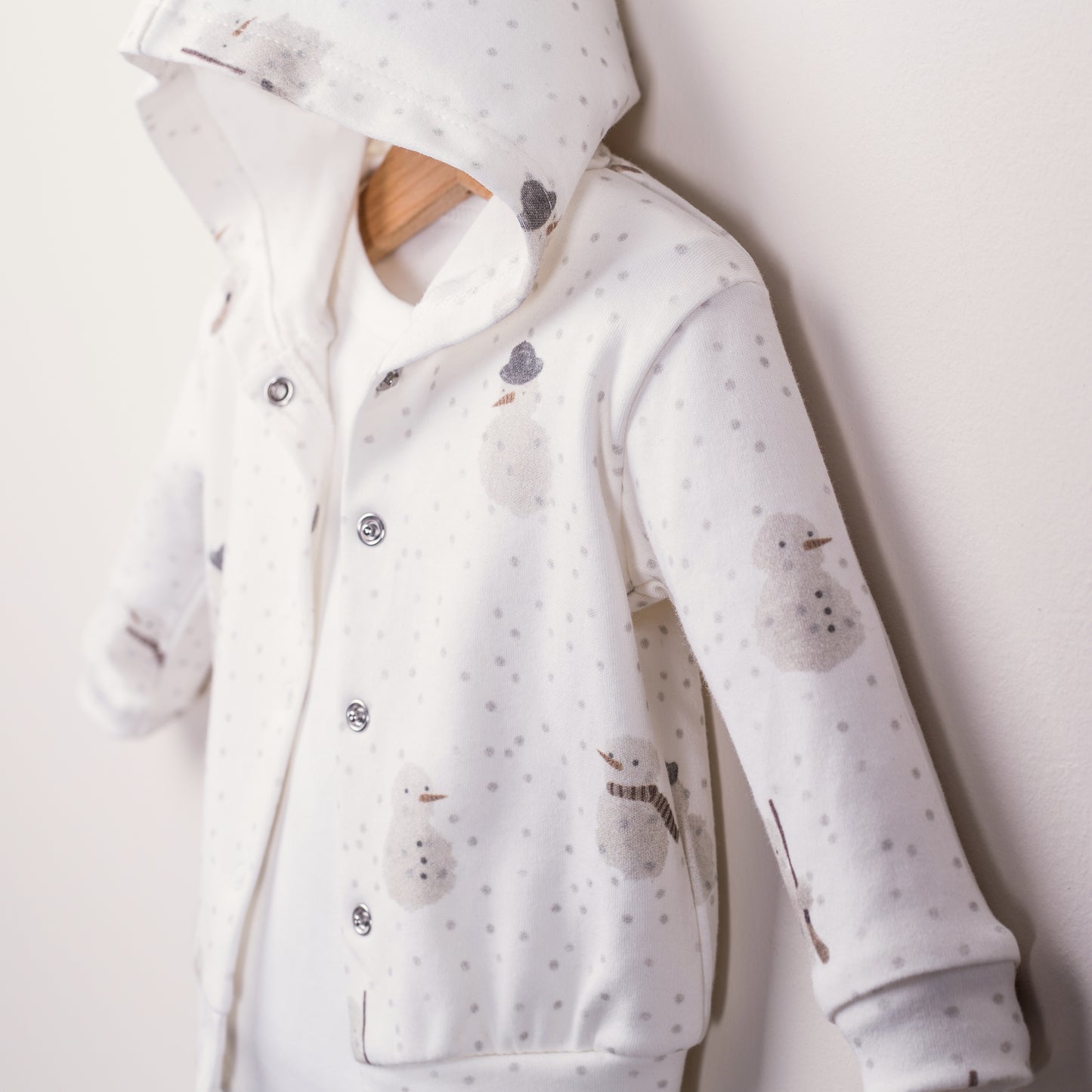Baby 3 pcs Set Aged 0-6 Months- colored ecru with snowman design