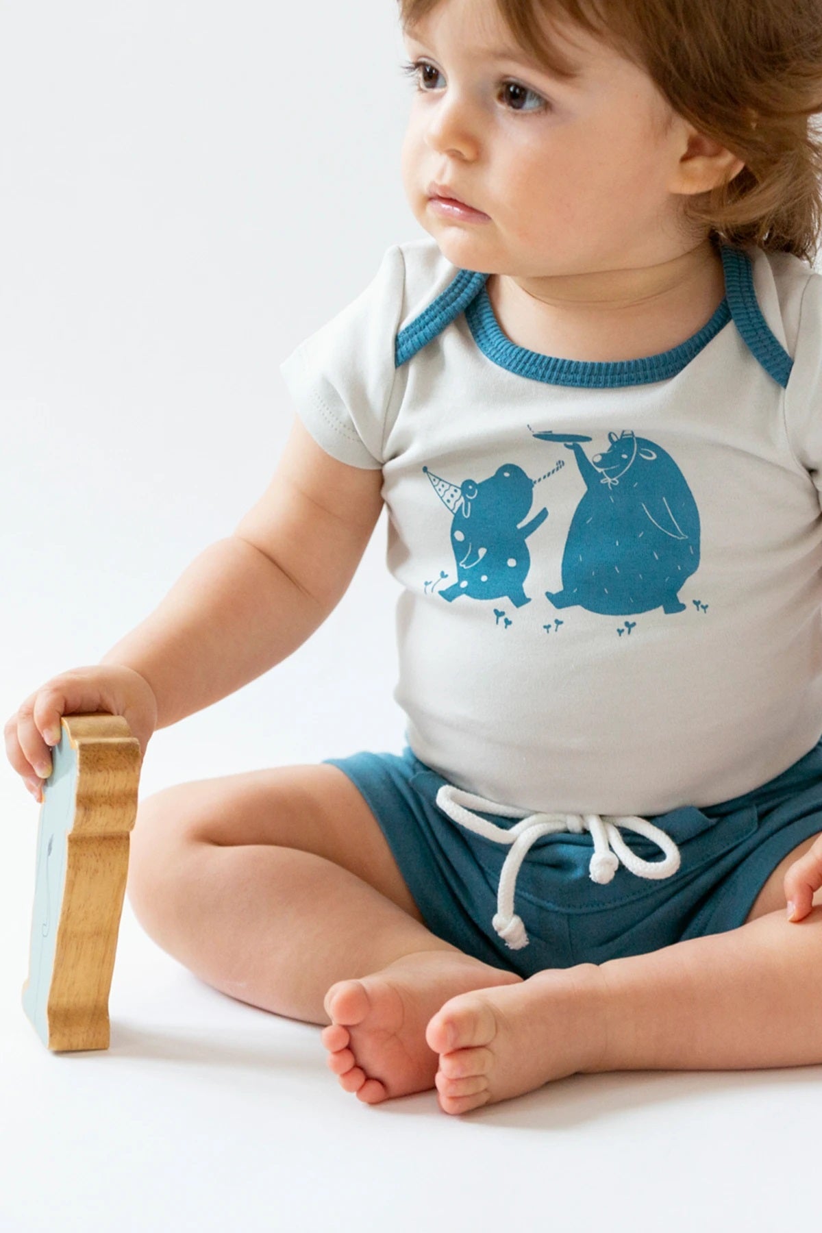 "Envelope" Short Sleeve Onesie - Aged 0-12 Months- Colored Light Grey & Blue