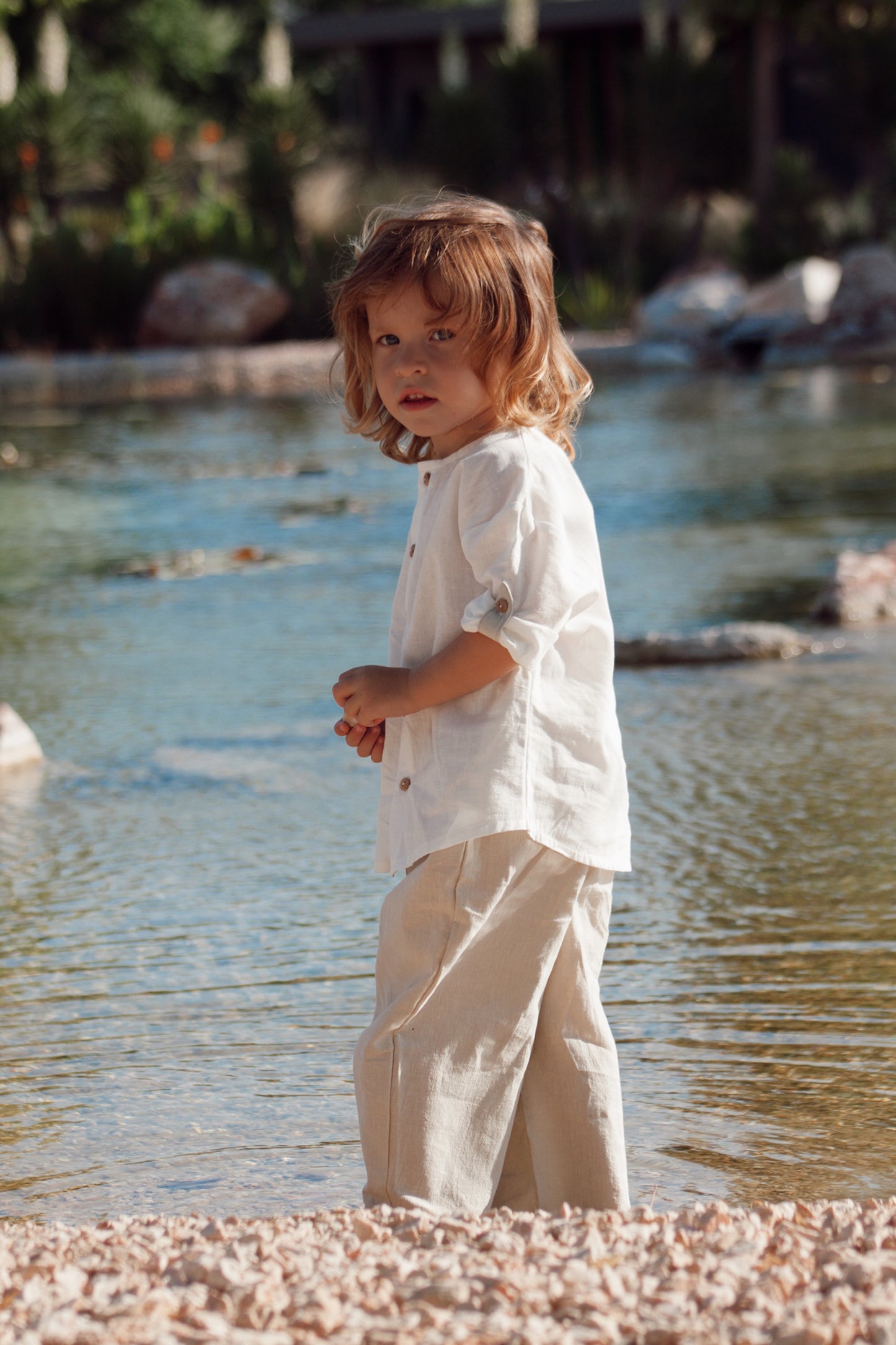 UNDYED ’SURFING WHALE’ SHIRT -Organic cotton and Linen