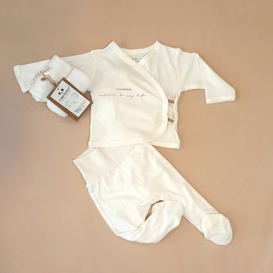 Baby Bodysuit Set Aged 0-3 Months- colored Ecru