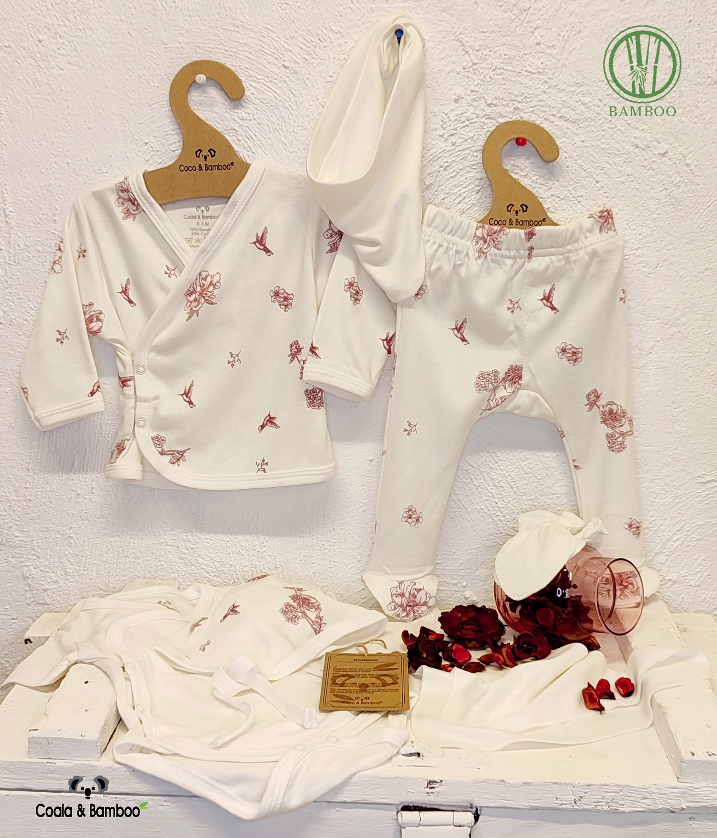 A must have unisex Newborn baby set, includes: Booted bottom, cruise, body, hat, bib, glove, hand towel and special bag.  can be a great gift for baby shower.